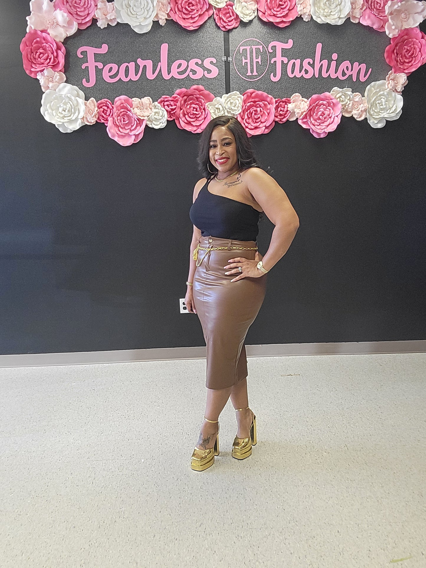 Sitting Pretty (Brown)